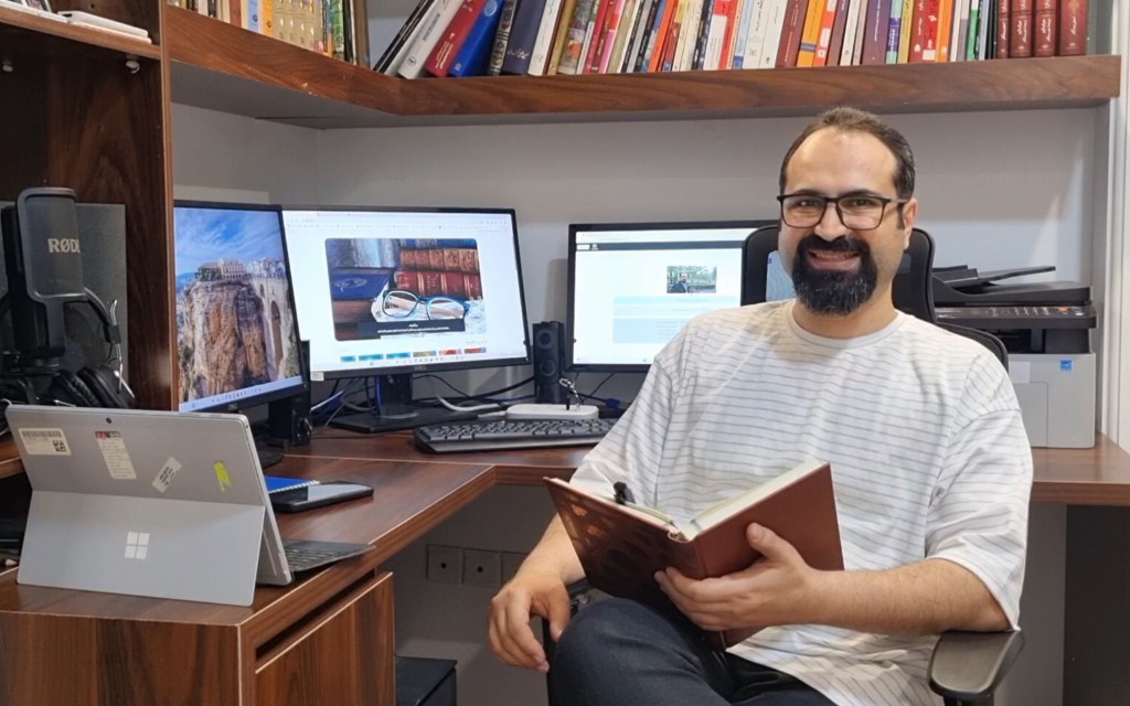 آوا گستر پویا